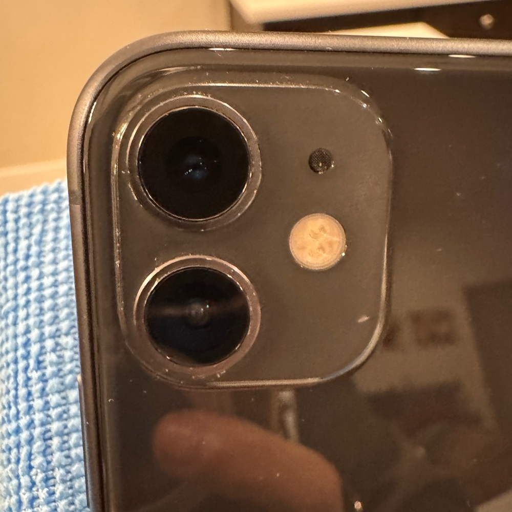 iPhone 11 - Picture 8 of 8